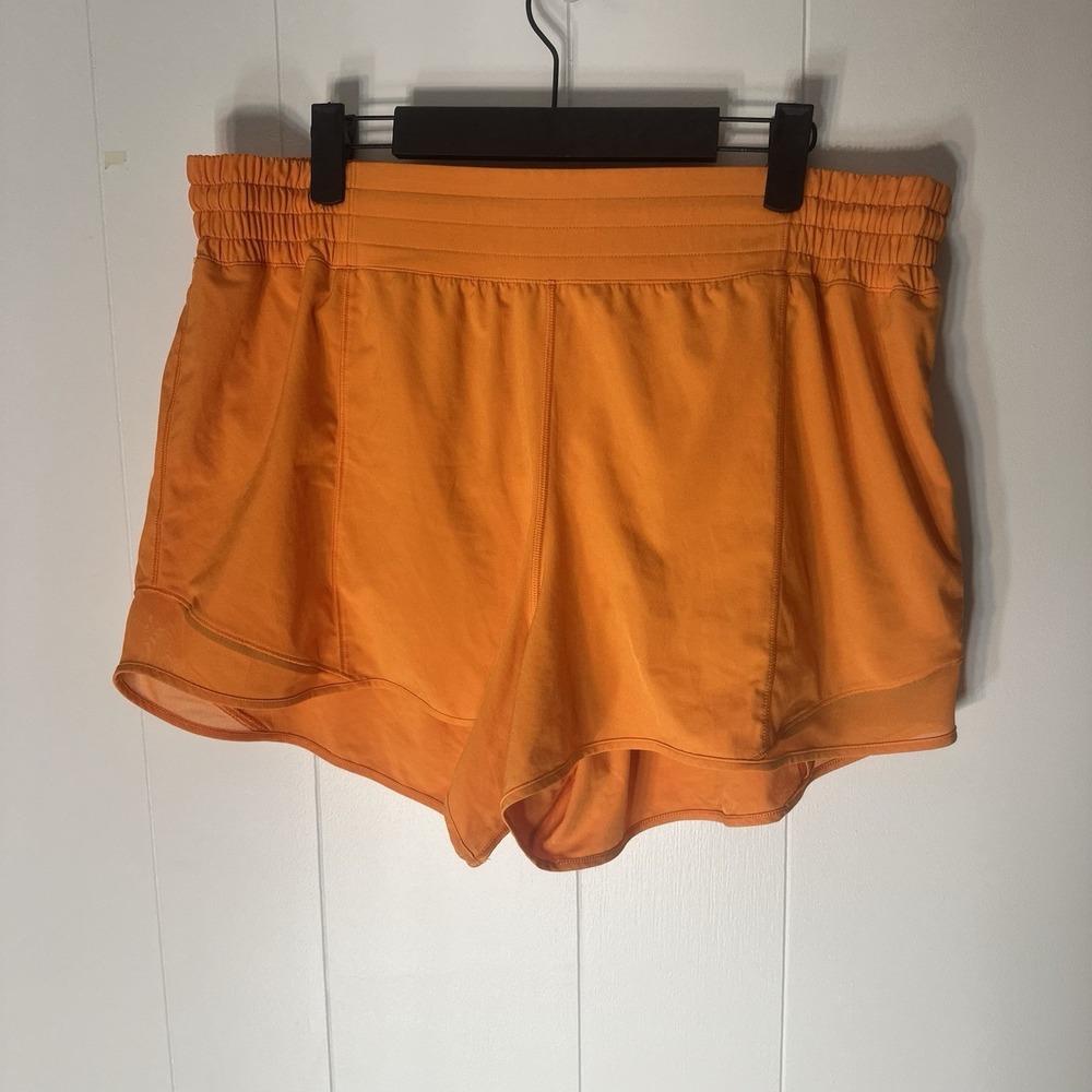 Lululemon Women's Athletic Hotty Hot High Rise 2.5" Shorts Vibrant Orange Sz 14